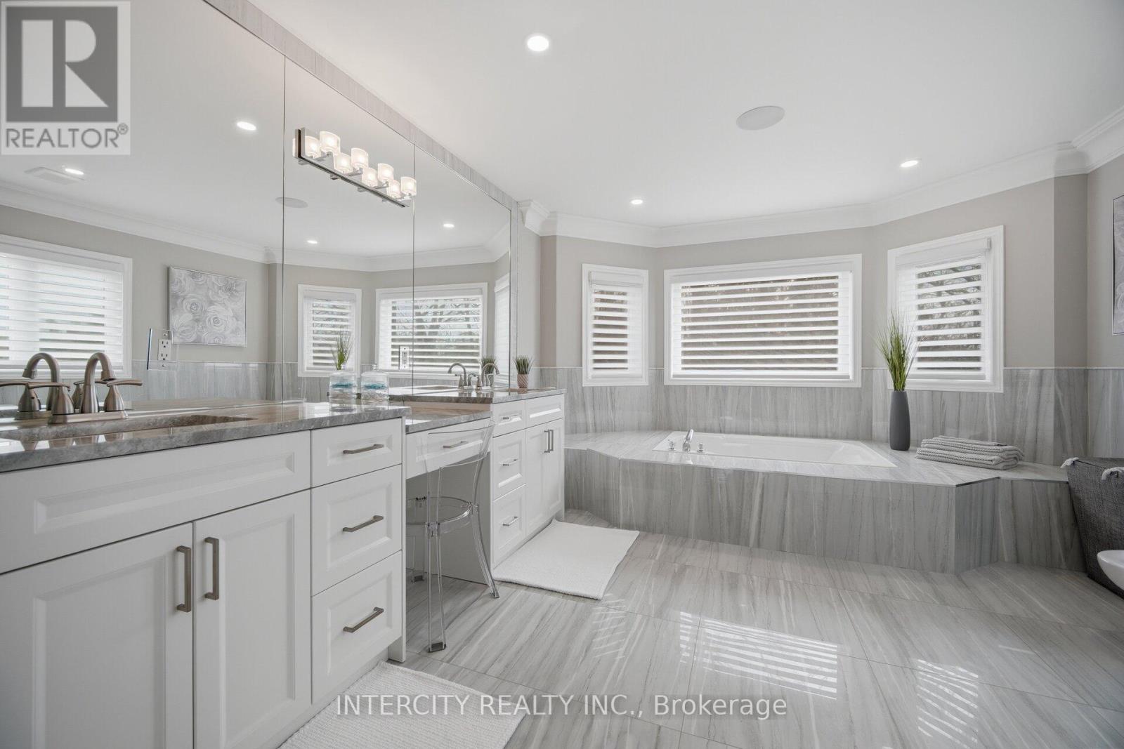 61 Woodland Trail Court, Vaughan, Ontario  L4L 9H9 - Photo 27 - N13016308