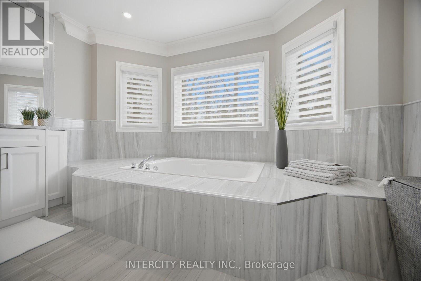 61 Woodland Trail Court, Vaughan, Ontario  L4L 9H9 - Photo 29 - N13016308