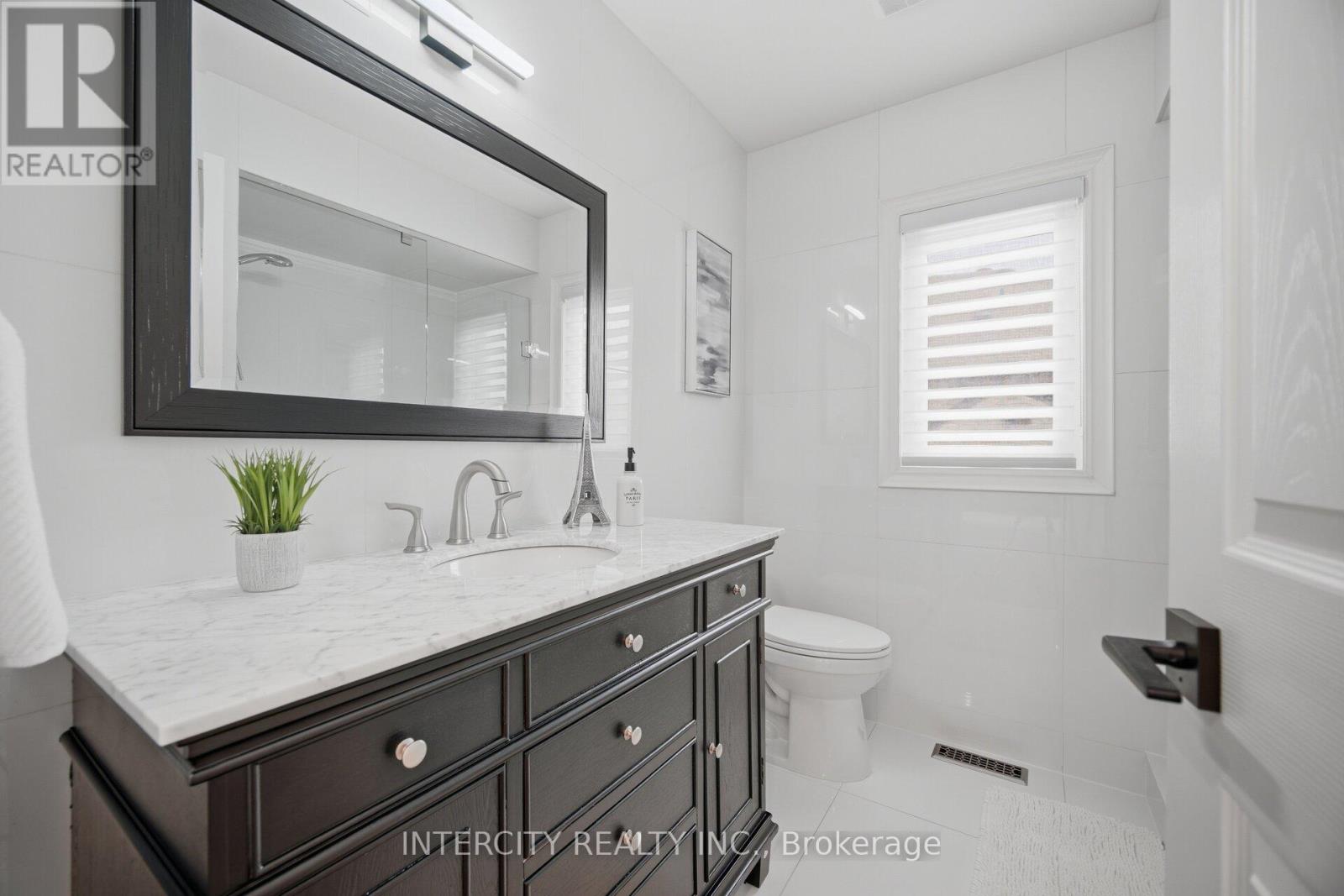 61 Woodland Trail Court, Vaughan, Ontario  L4L 9H9 - Photo 36 - N13016308