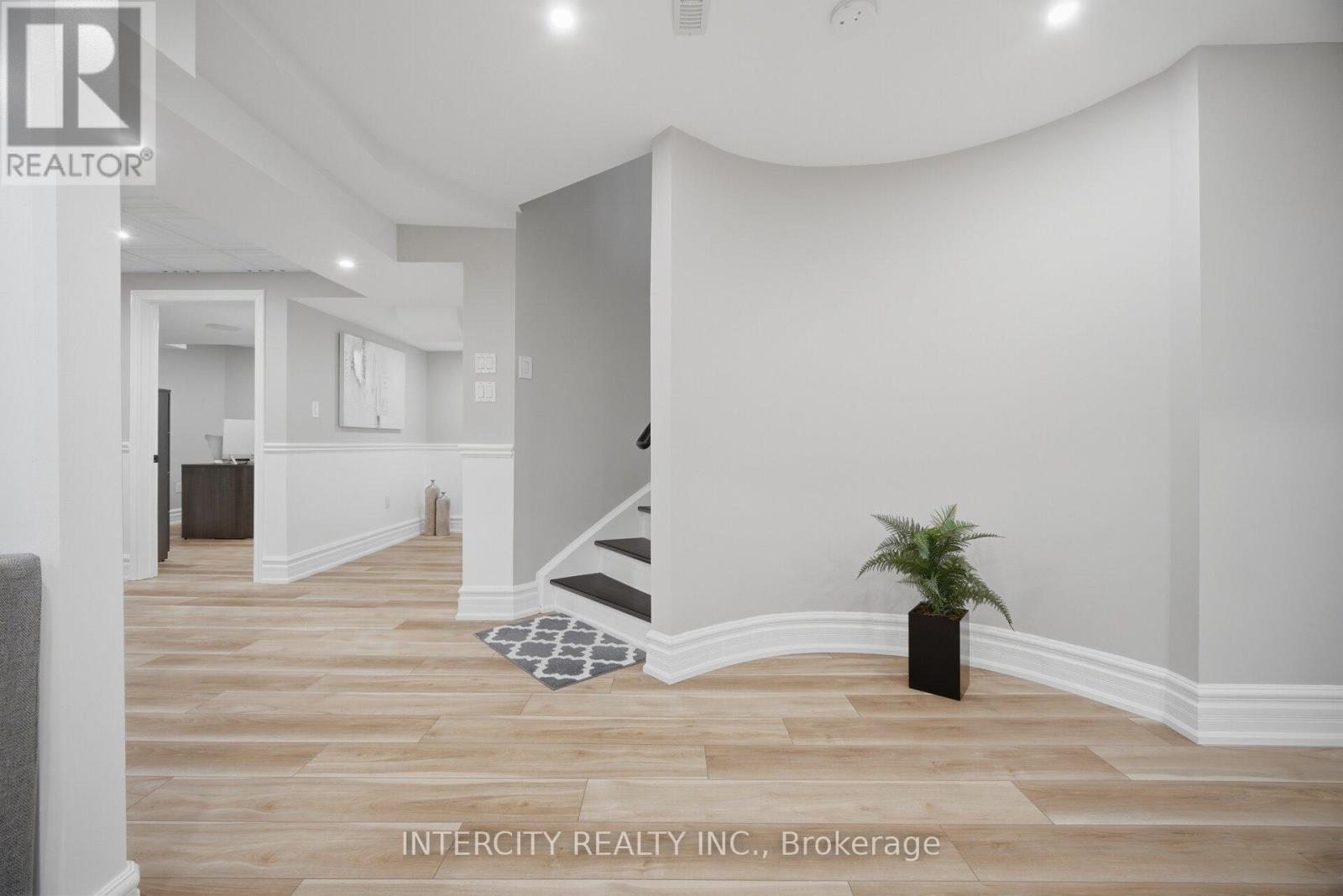 61 Woodland Trail Court, Vaughan, Ontario  L4L 9H9 - Photo 38 - N13016308