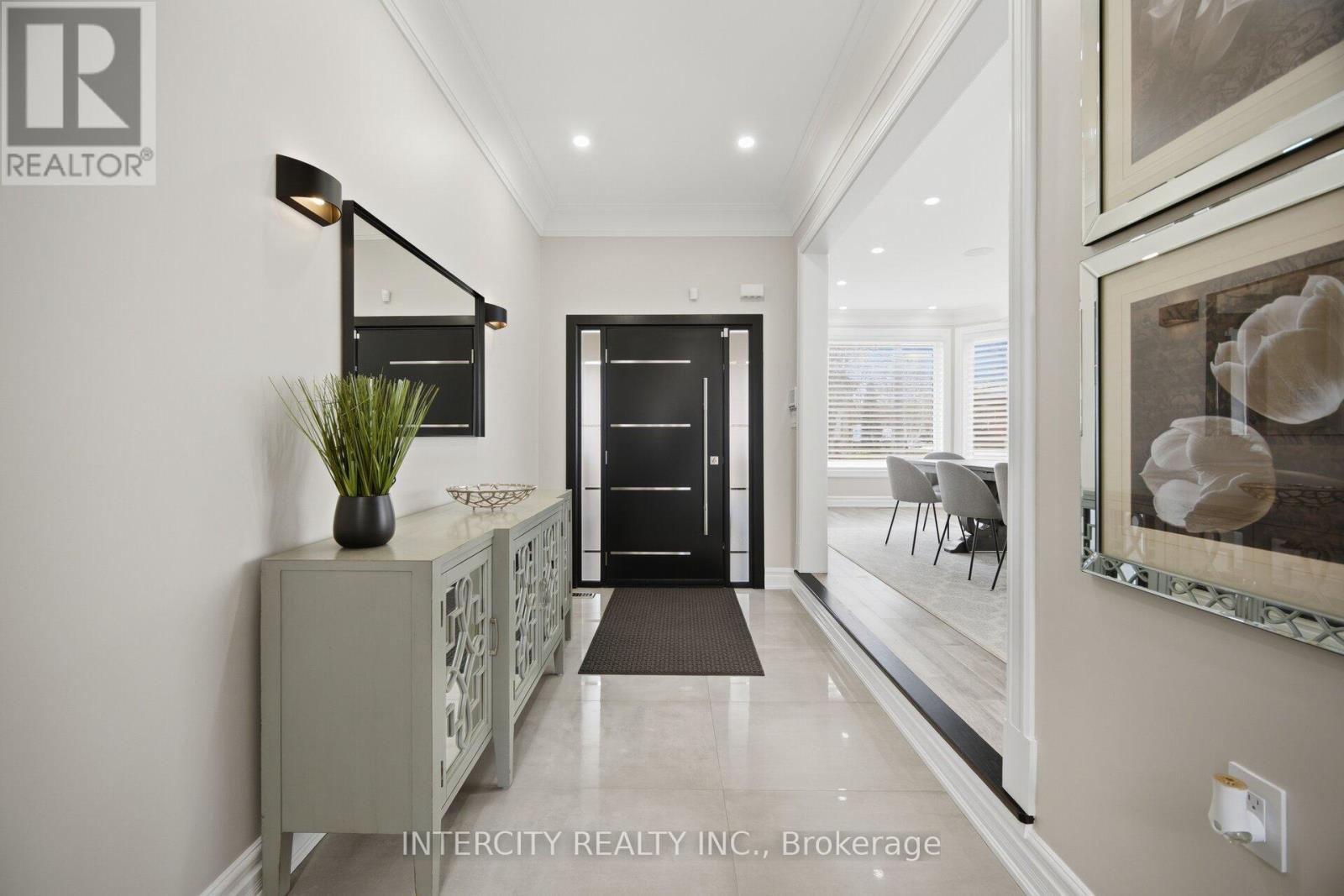 61 Woodland Trail Court, Vaughan, Ontario  L4L 9H9 - Photo 5 - N13016308