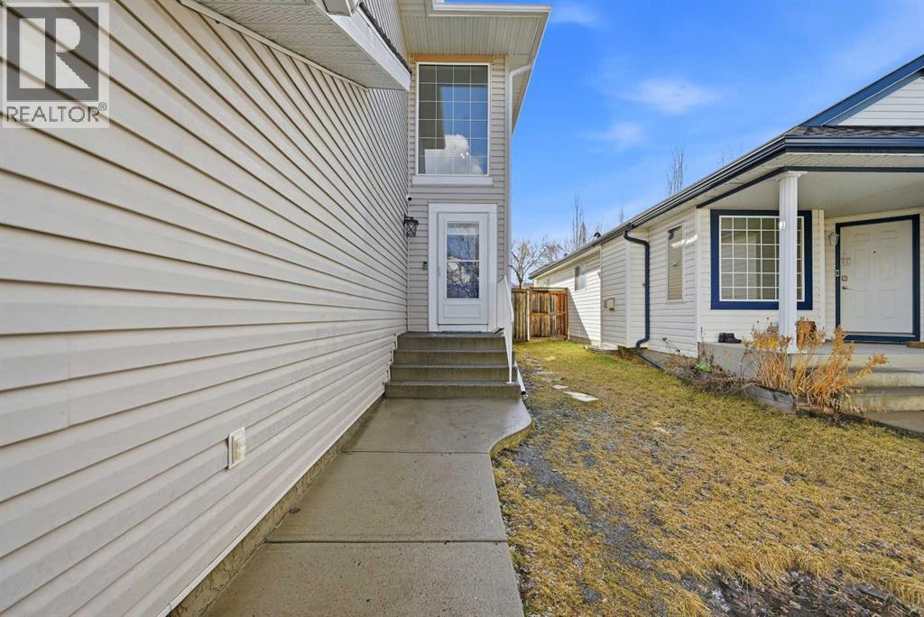 69 Bridleridge Road Sw, Calgary, Alberta  T2Y 4E1 - Photo 4 - A2302273