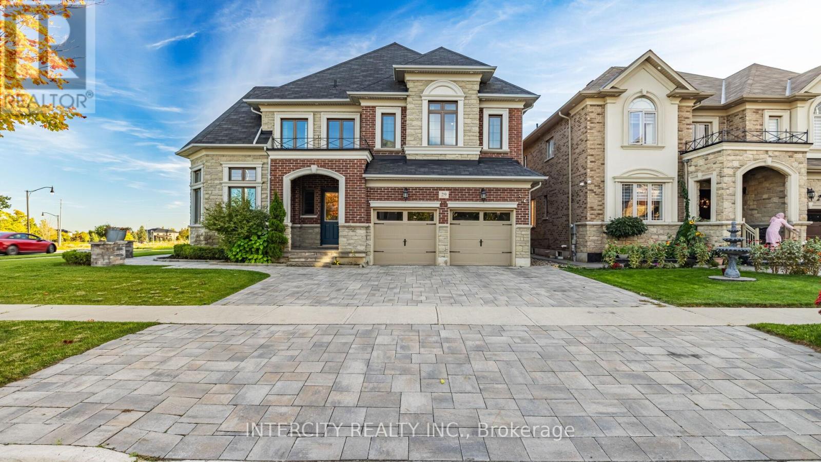 29 Chiming Road, Brampton, Ontario  L6P 4E1 - Photo 3 - W13016314