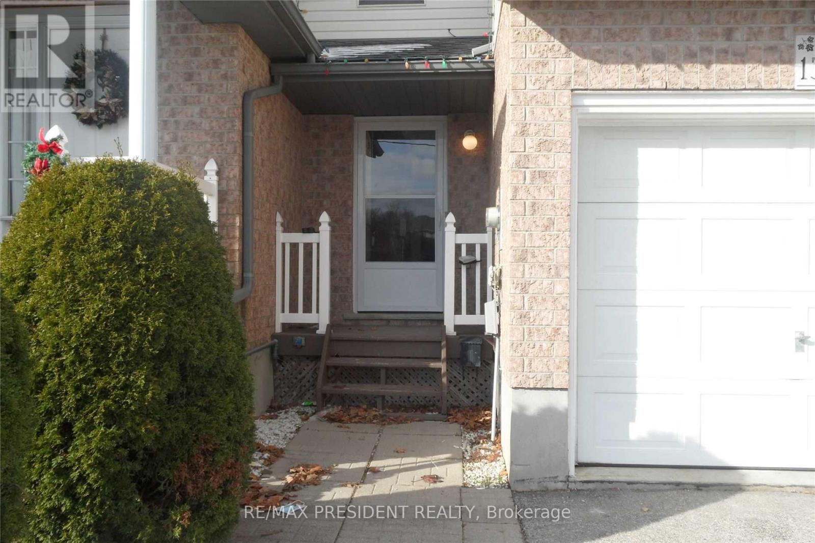 135 Activa Avenue, Kitchener, Ontario  N2E 3T3 - Photo 2 - X13016310