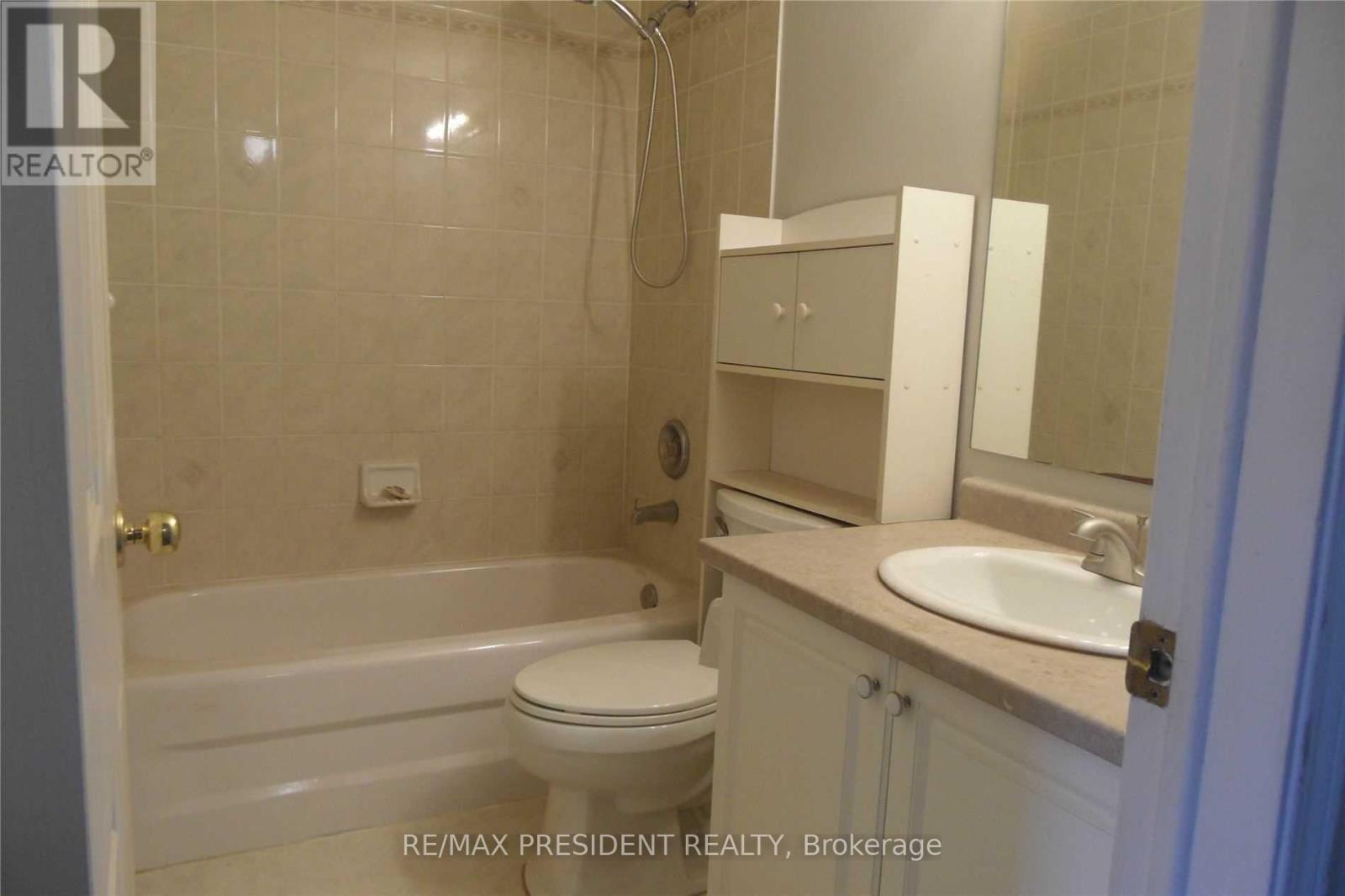 135 Activa Avenue, Kitchener, Ontario  N2E 3T3 - Photo 8 - X13016310