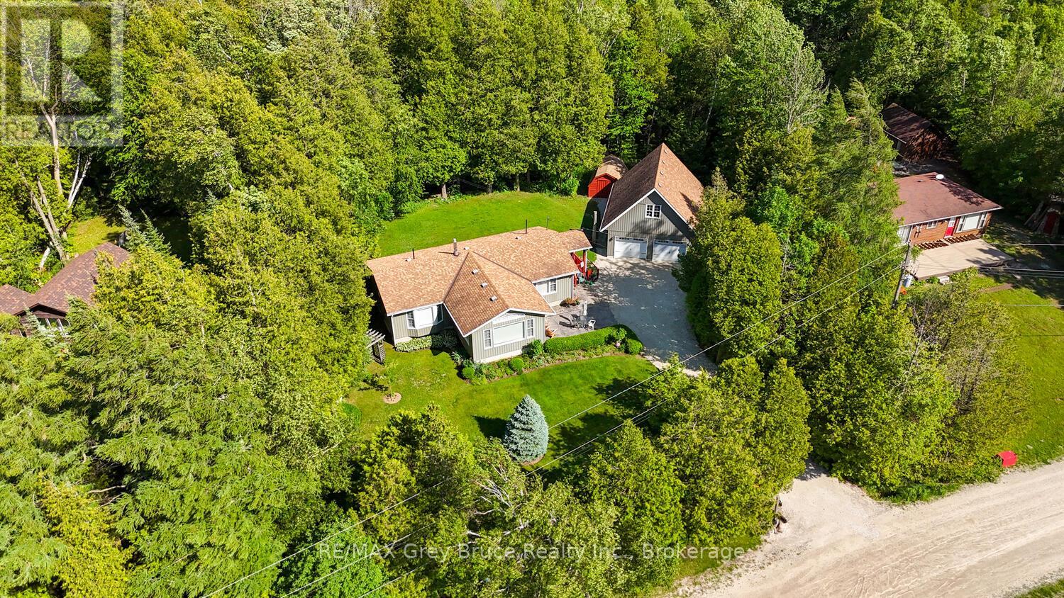 186 Hope Bay Road, South Bruce Peninsula, Ontario  N0H 2T0 - Photo 2 - X12253861