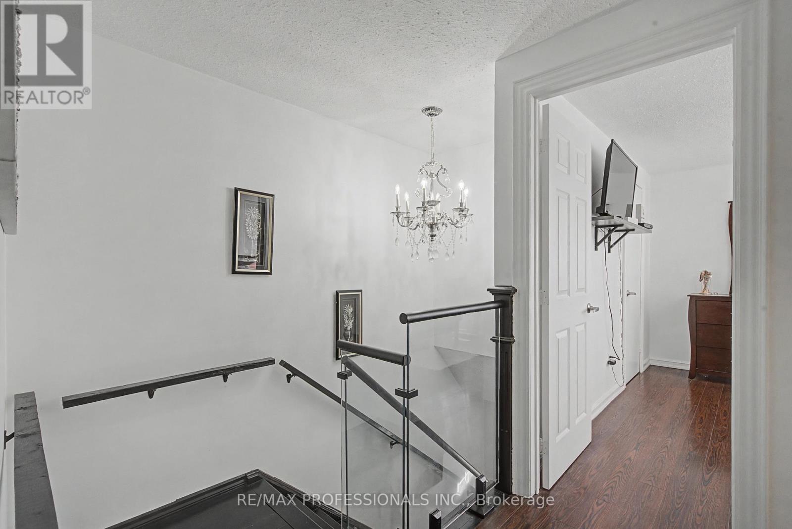 180 Royal Salisbury Way, Brampton, Ontario  L6V 3J9 - Photo 14 - W12822850