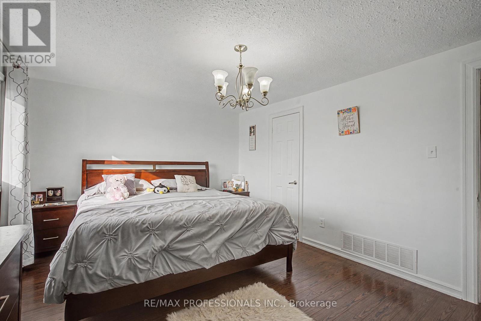 180 Royal Salisbury Way, Brampton, Ontario  L6V 3J9 - Photo 18 - W12822850