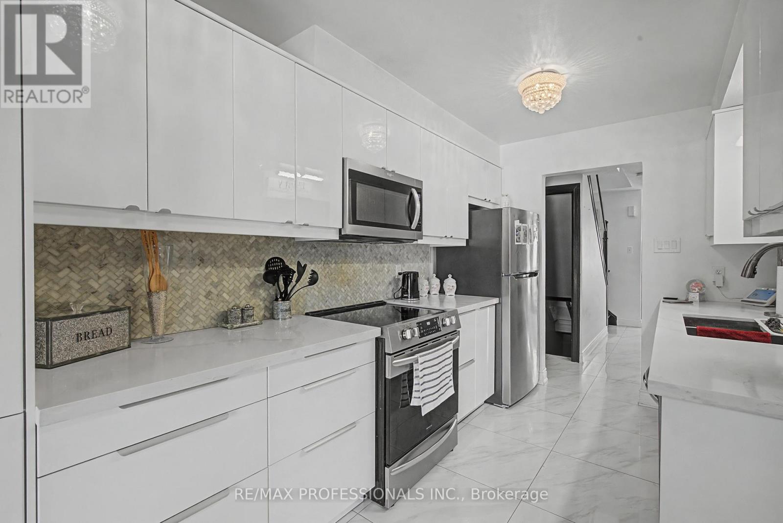 180 Royal Salisbury Way, Brampton, Ontario  L6V 3J9 - Photo 13 - W12822850