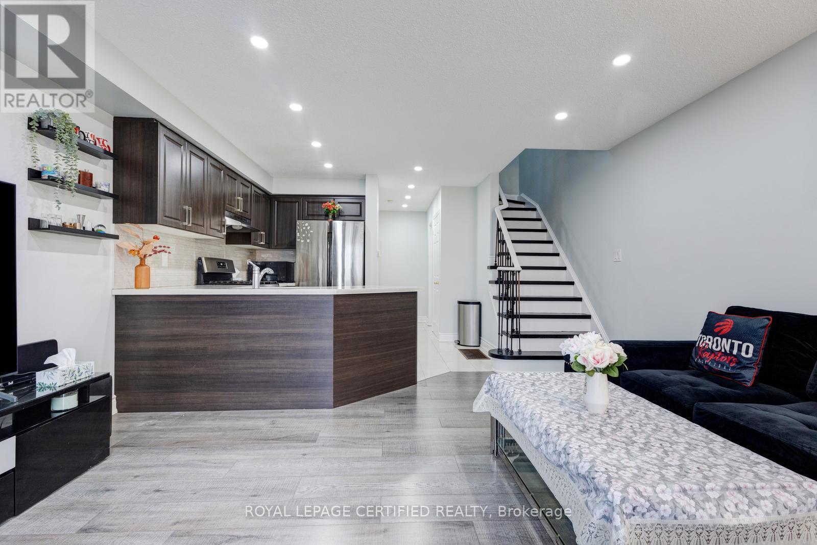 299 Pressed Brick Drive N, Brampton, Ontario  L6V 4L2 - Photo 11 - W12978796