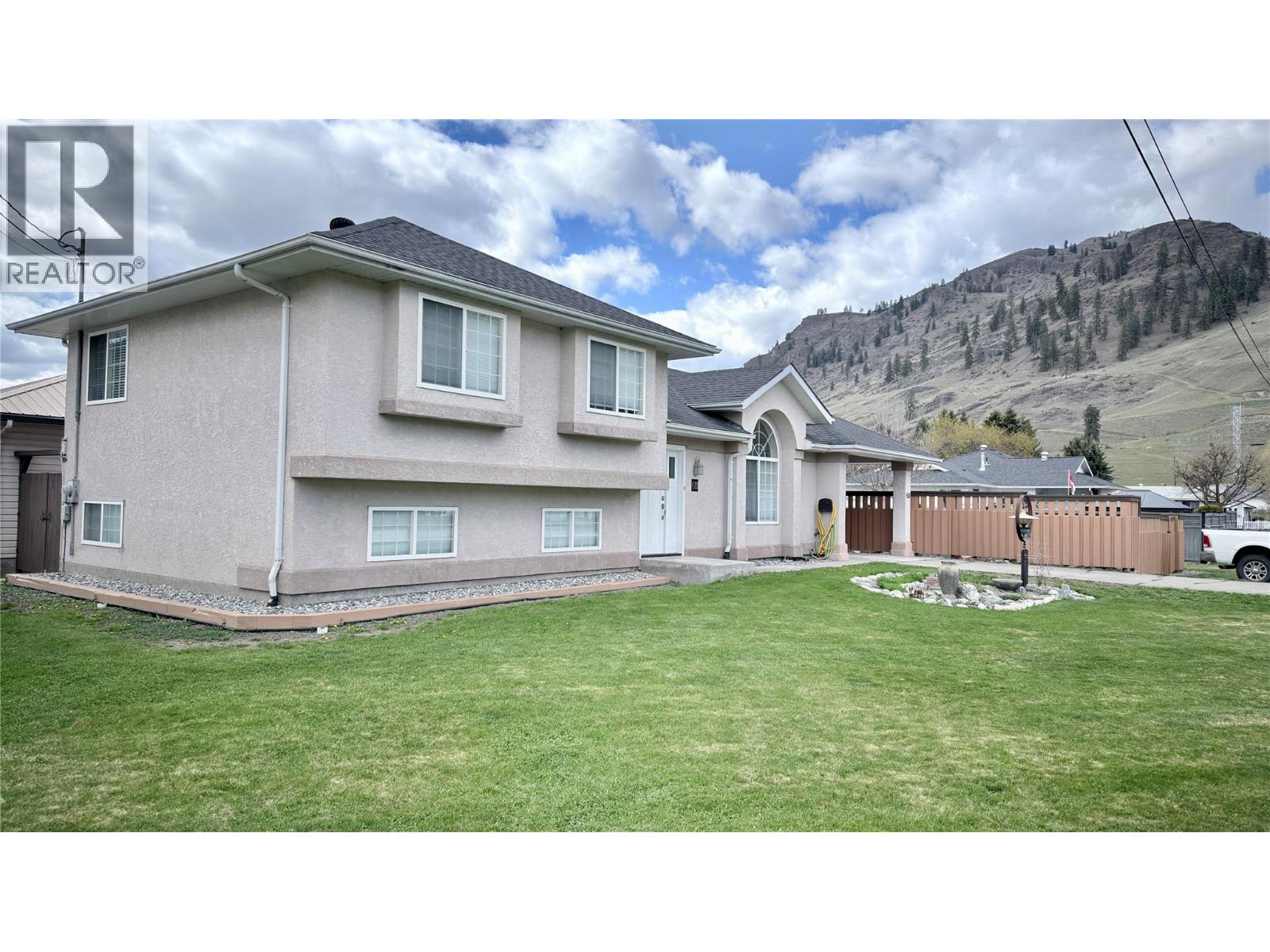 611 Gertrude Street, Midway, British Columbia  V0H 1M0 - Photo 4 - 10379901