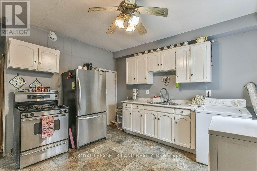 11 Mackay Avenue, London South, Ontario  N6J 2T5 - Photo 12 - X13016338