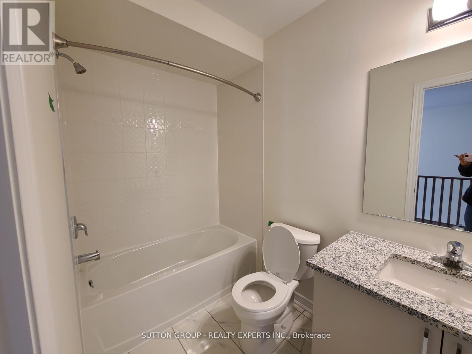 130 Ice Palace Crescent, Oshawa, Ontario  L1H 7K4 - Photo 12 - E13014800