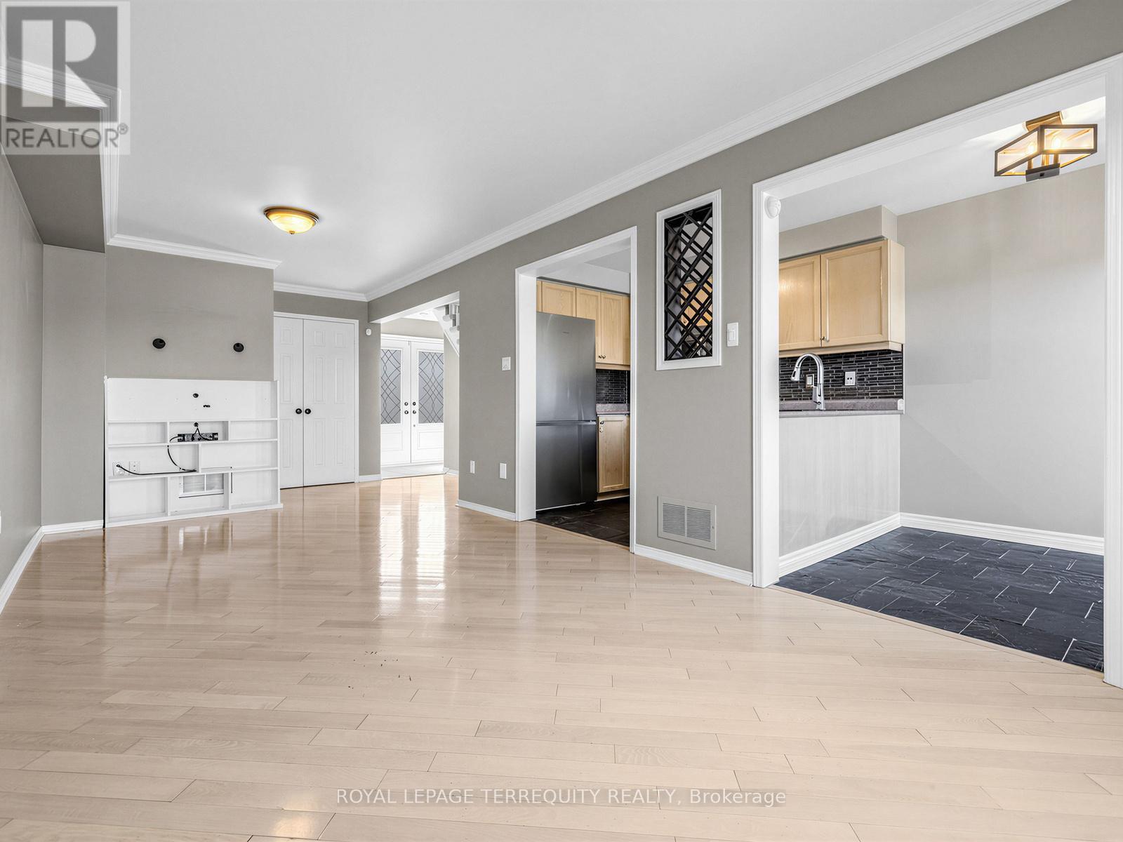 284 Pinnacle Trail, Aurora, Ontario  L4G 7G2 - Photo 11 - N12892708