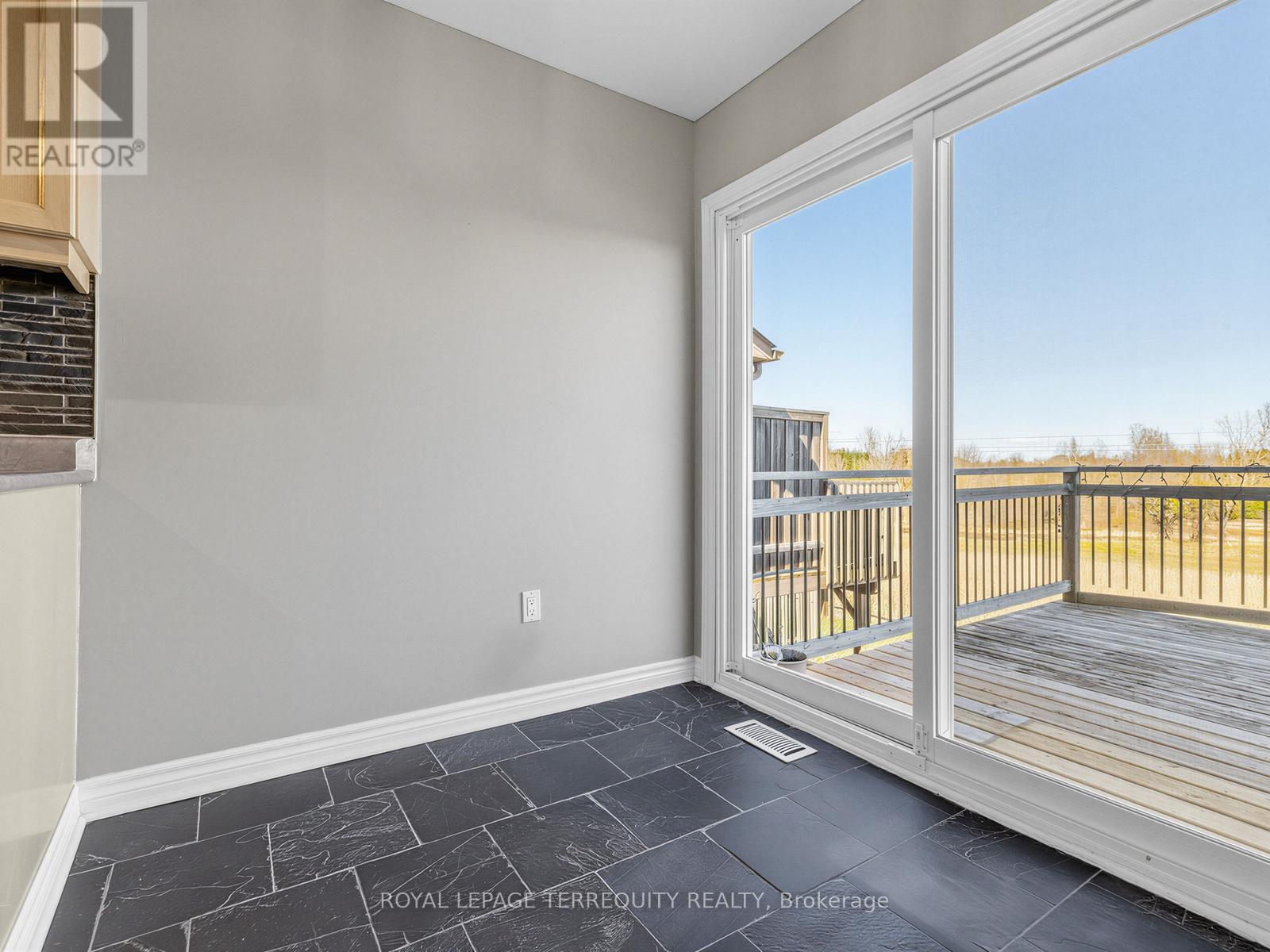 284 Pinnacle Trail, Aurora, Ontario  L4G 7G2 - Photo 12 - N12892708