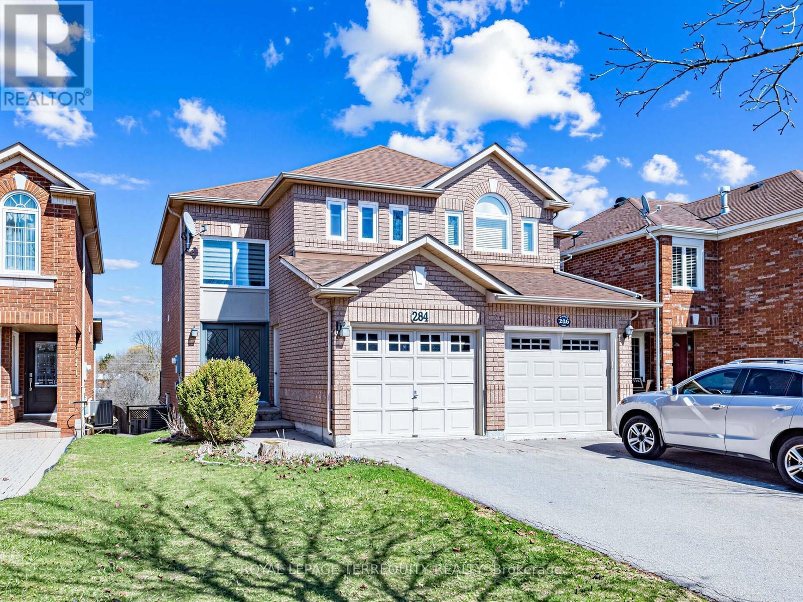 284 Pinnacle Trail, Aurora, Ontario  L4G 7G2 - Photo 2 - N12892708