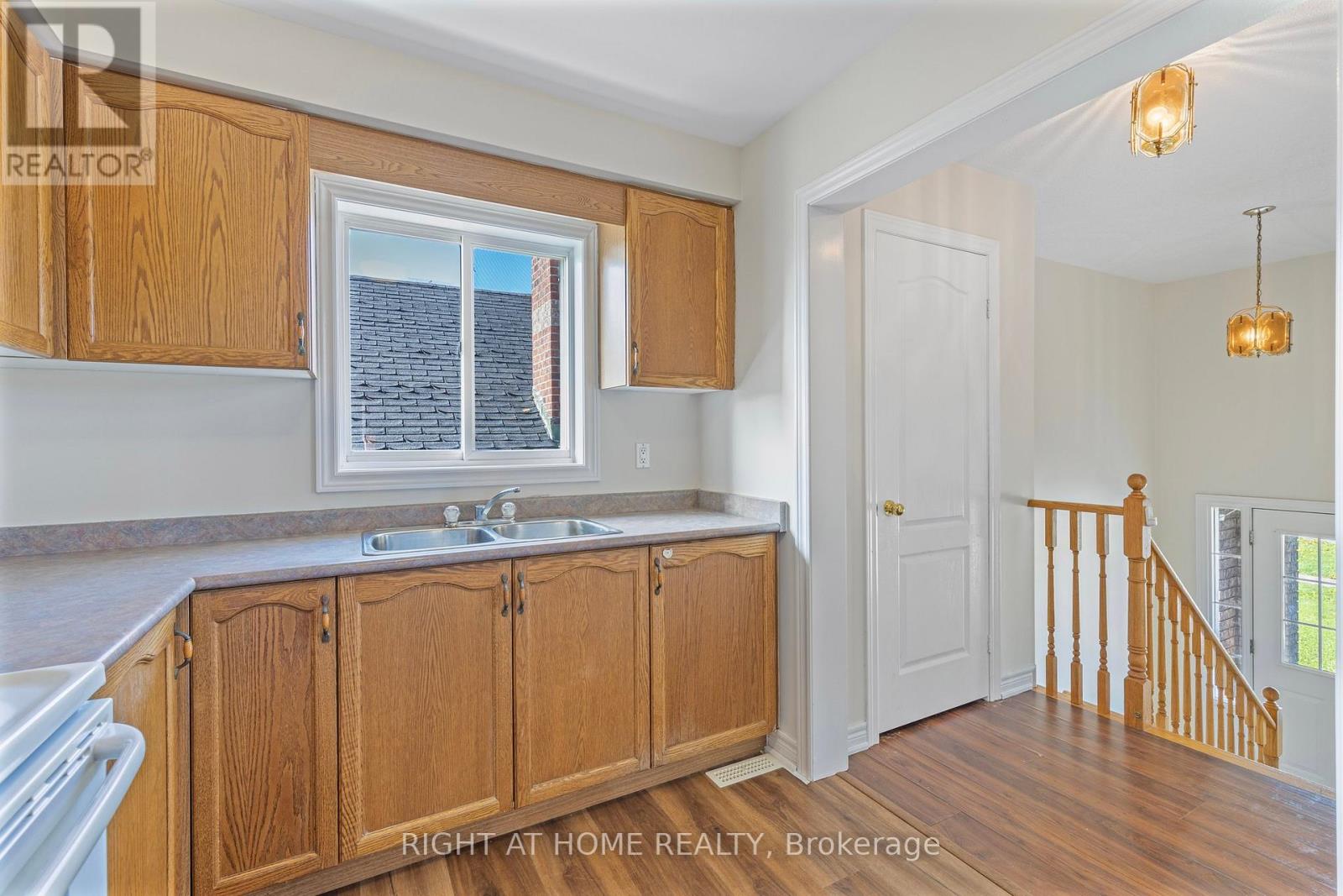 173 Simcoe Road, Bradford West Gwillimbury, Ontario  L3Z 1Y3 - Photo 7 - N13016166