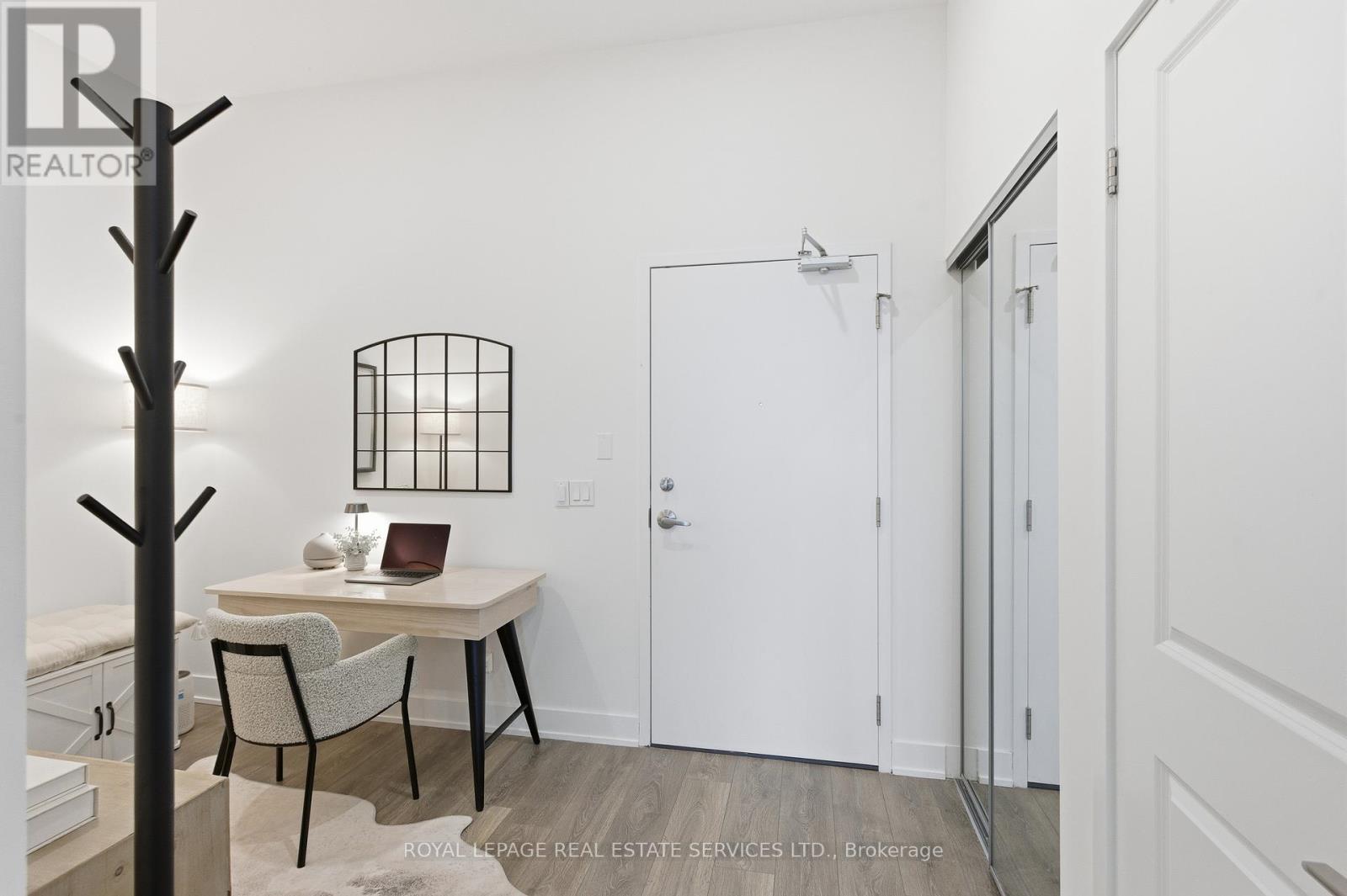 314 - 297 Oak Walk Drive, Oakville, Ontario  L6H 3R6 - Photo 7 - W12955482