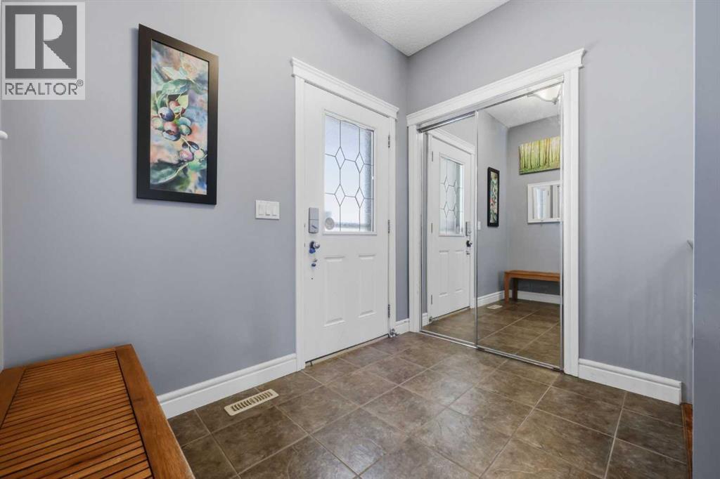 399 Coopers Drive Sw, Airdrie, Alberta  T4B 0C8 - Photo 3 - A2301883