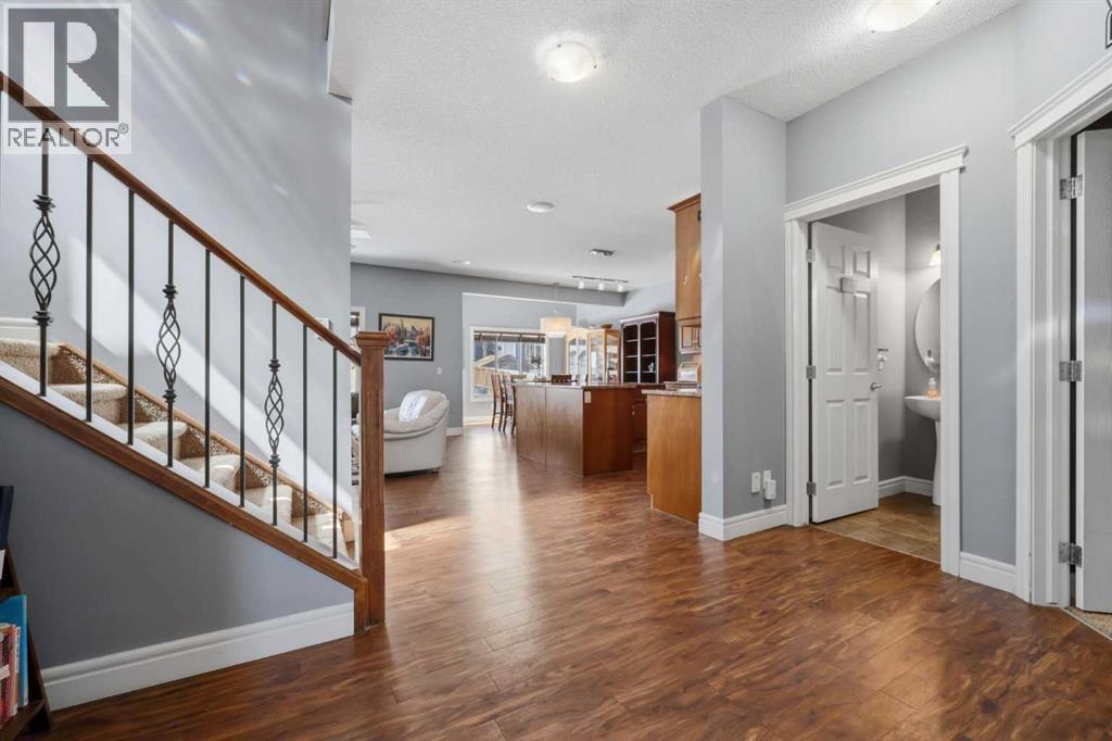 399 Coopers Drive Sw, Airdrie, Alberta  T4B 0C8 - Photo 5 - A2301883