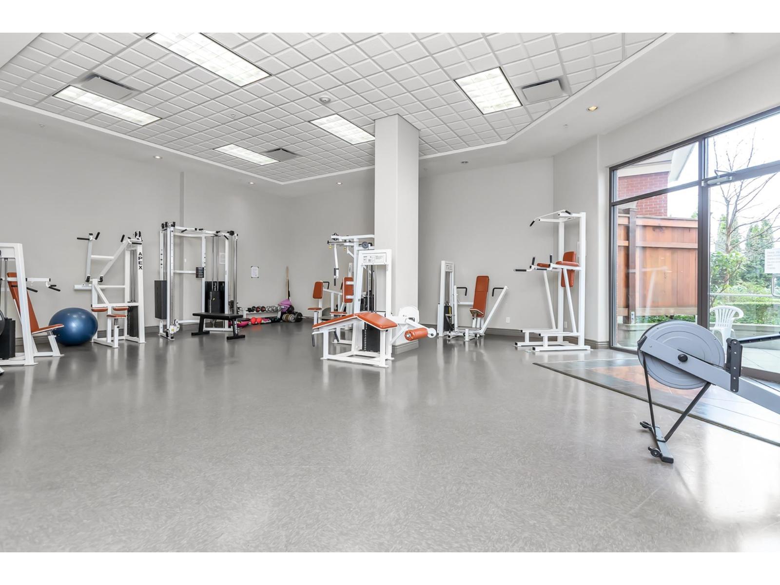 404 2970 King George Boulevard, Surrey, British Columbia  V4P 0E6 - Photo 12 - R3110377