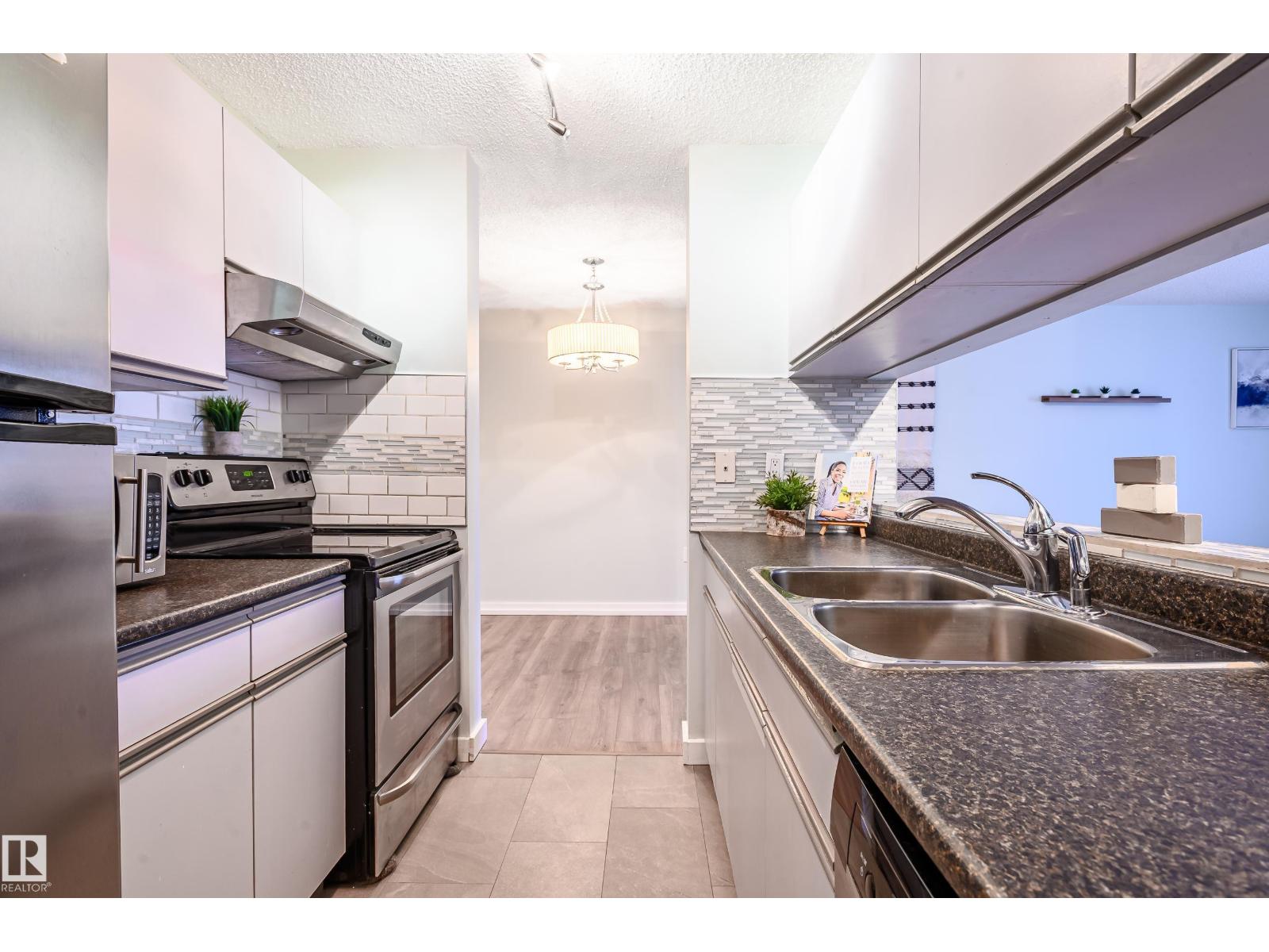 #237 10636 120 St NW, Edmonton, Alberta  T5H 4L5 - Photo 4 - E4482941