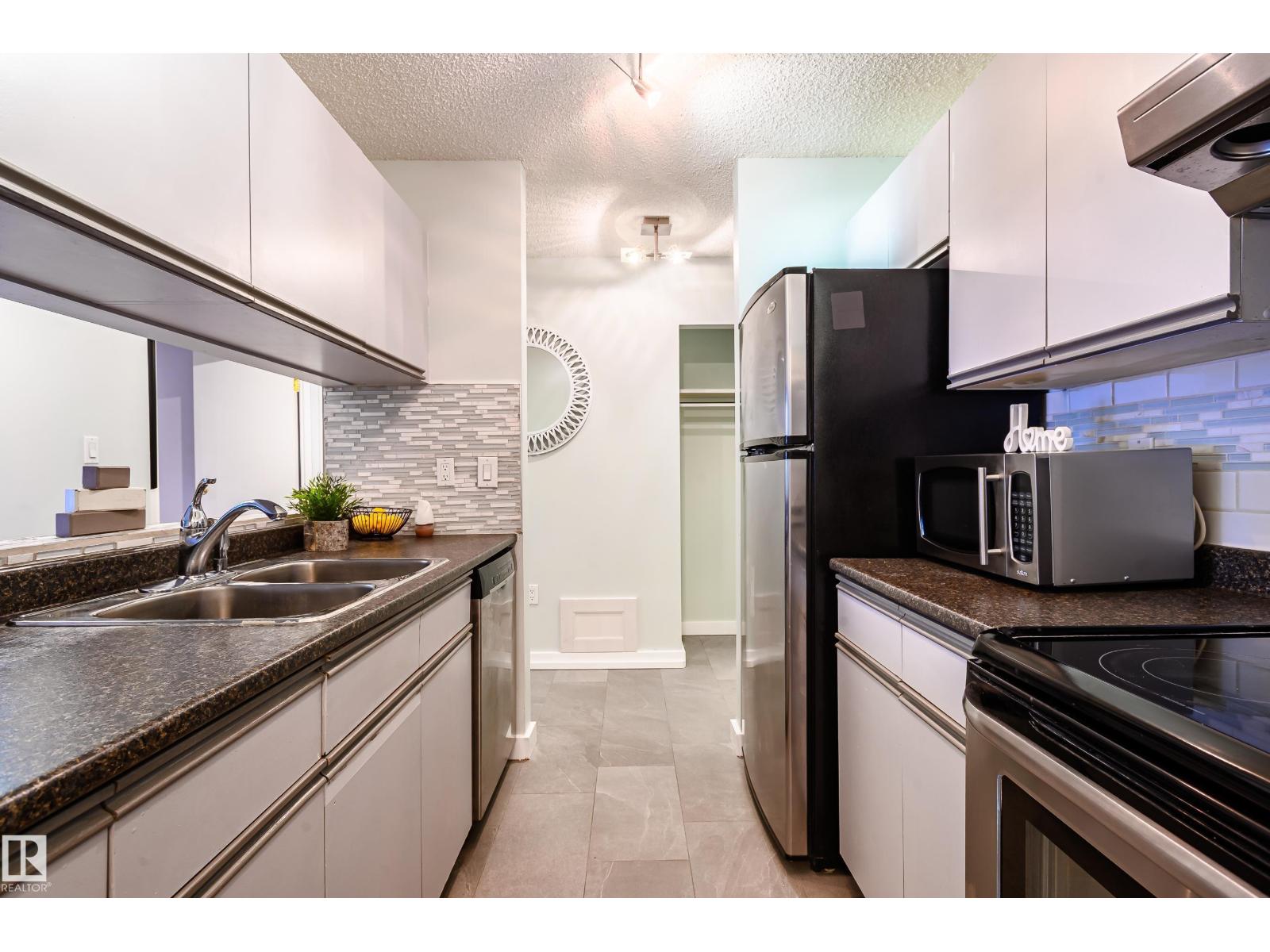 #237 10636 120 St NW, Edmonton, Alberta  T5H 4L5 - Photo 6 - E4482941