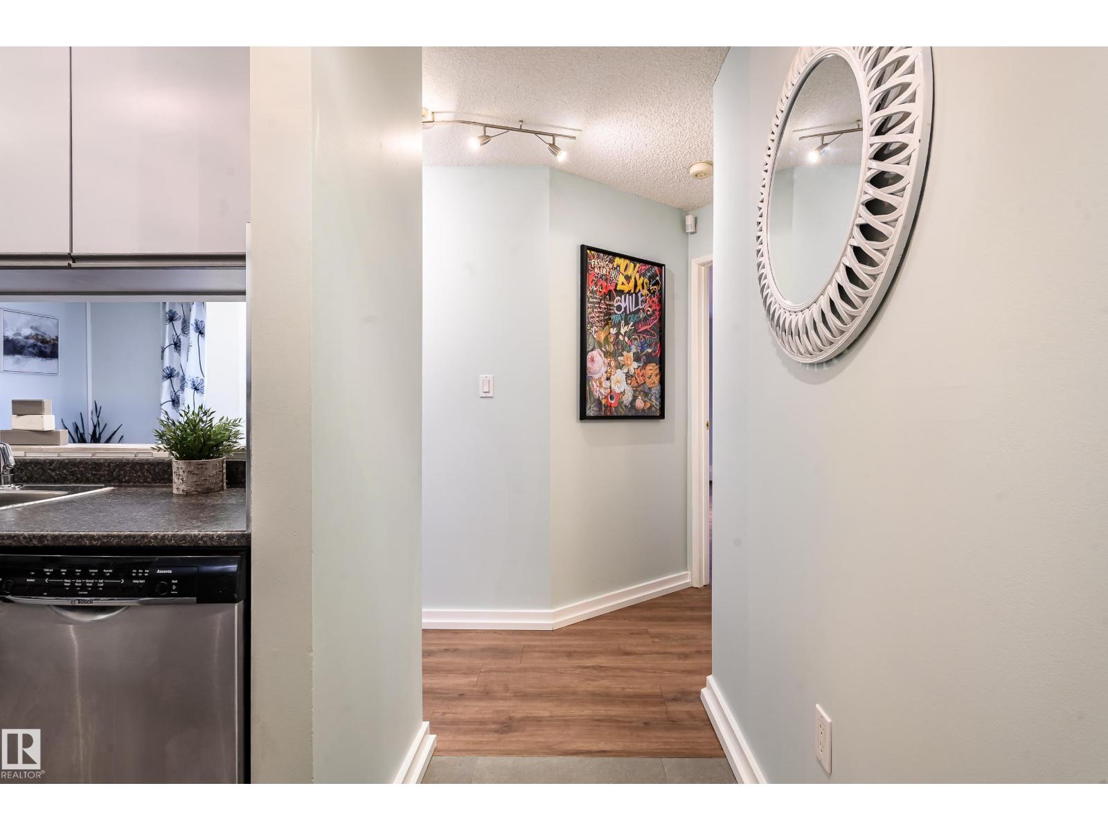 #237 10636 120 St NW, Edmonton, Alberta  T5H 4L5 - Photo 2 - E4482941