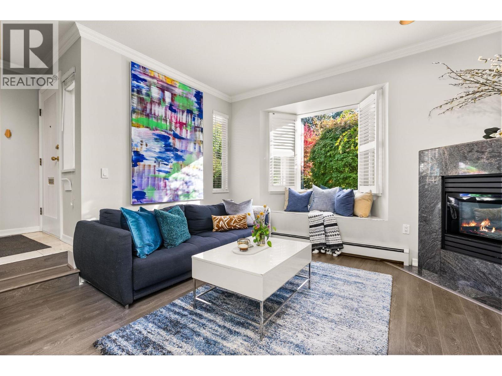 346 W 14th Street, North Vancouver, British Columbia  V7M 1P6 - Photo 5 - R3111600