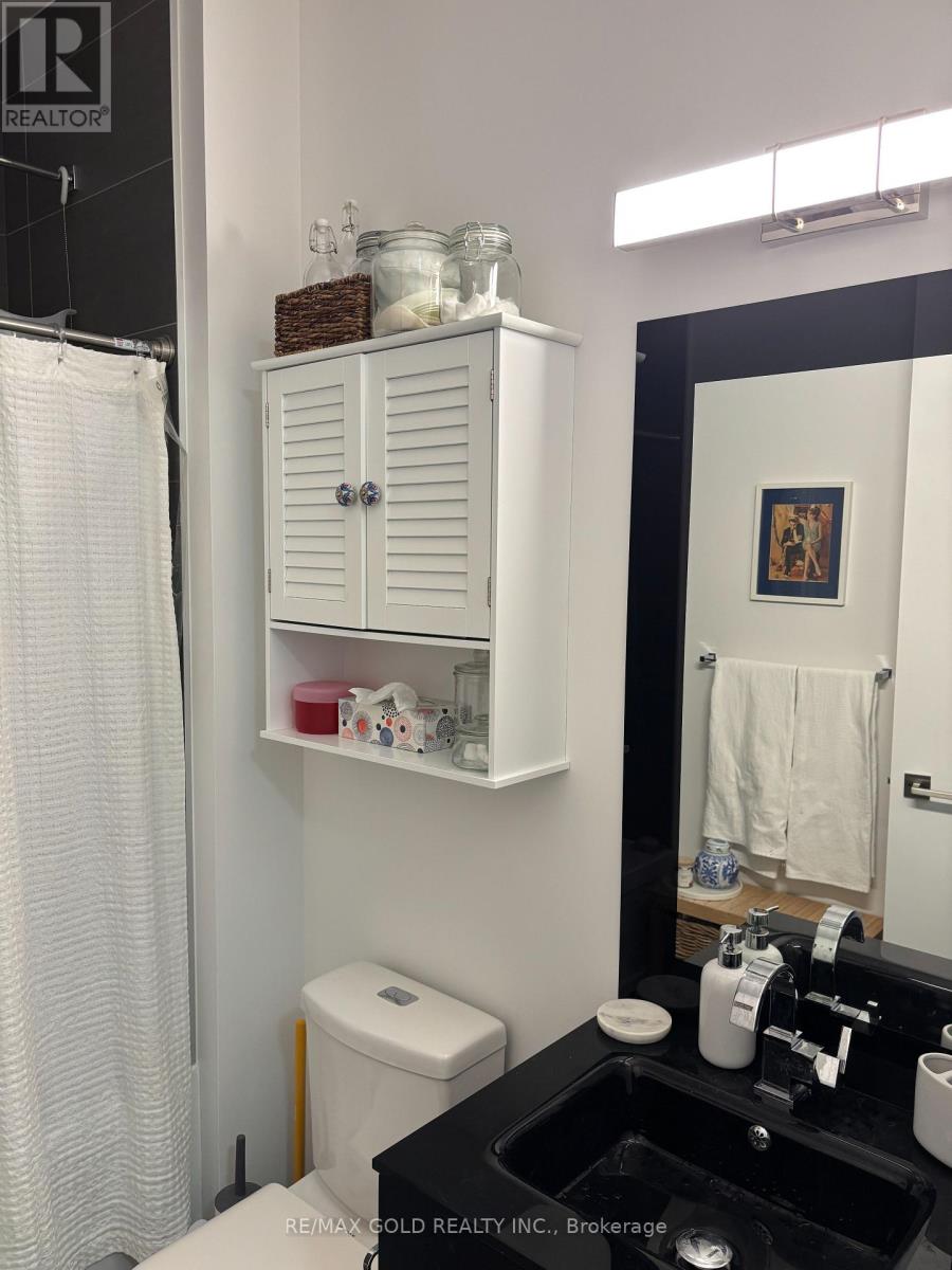 1426 - 111 St Clair Avenue W, Toronto, Ontario  M4V 1N5 - Photo 16 - C13016352