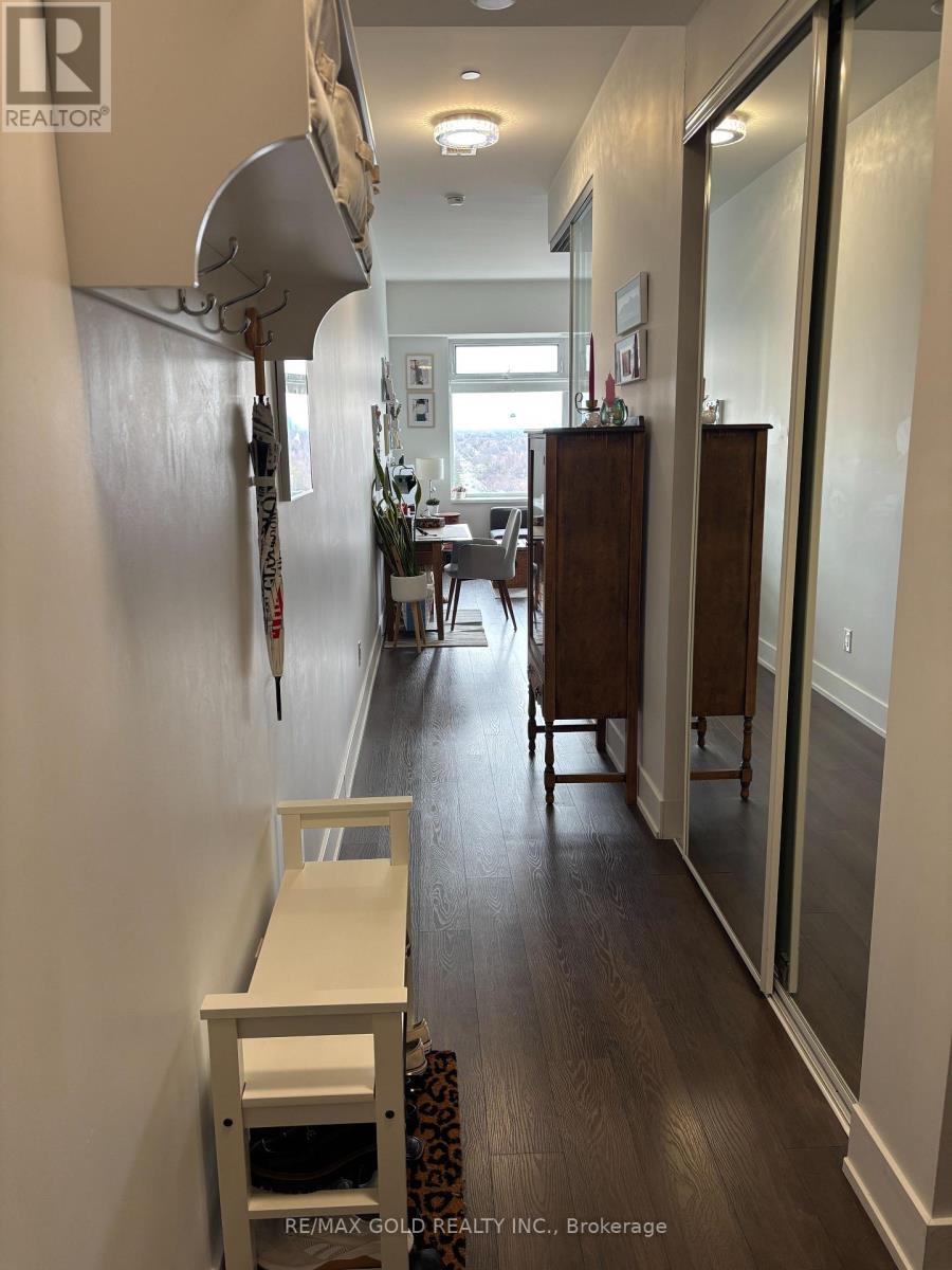 1426 - 111 St Clair Avenue W, Toronto, Ontario  M4V 1N5 - Photo 9 - C13016352