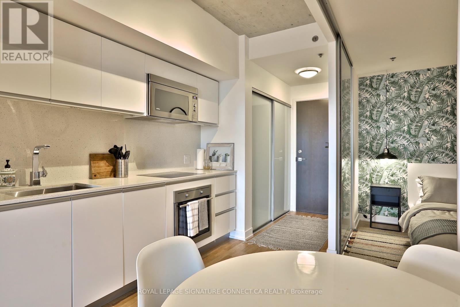 830 - 20 Minowan Miikan Lane, Toronto, Ontario  M6J 0E5 - Photo 4 - C13016394