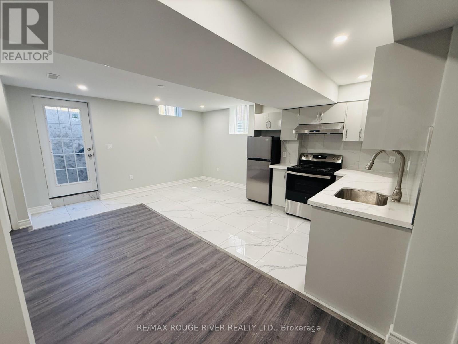 10 Bons Avenue, Clarington, Ontario  L1C 0B6 - Photo 3 - E13016372