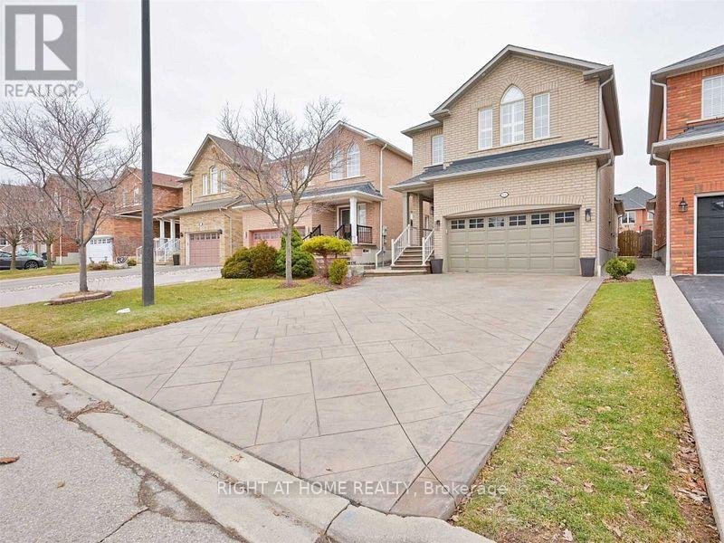 814 Brass Winds Place, Mississauga, Ontario  L5W 1T4 - Photo 2 - W12950684