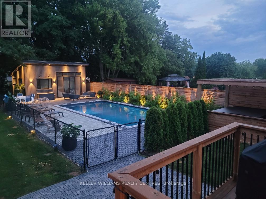 49 Jennifer Crescent, East Gwillimbury (Sharon), Ontario  L0G 1V0 - Photo 2 - N13016342