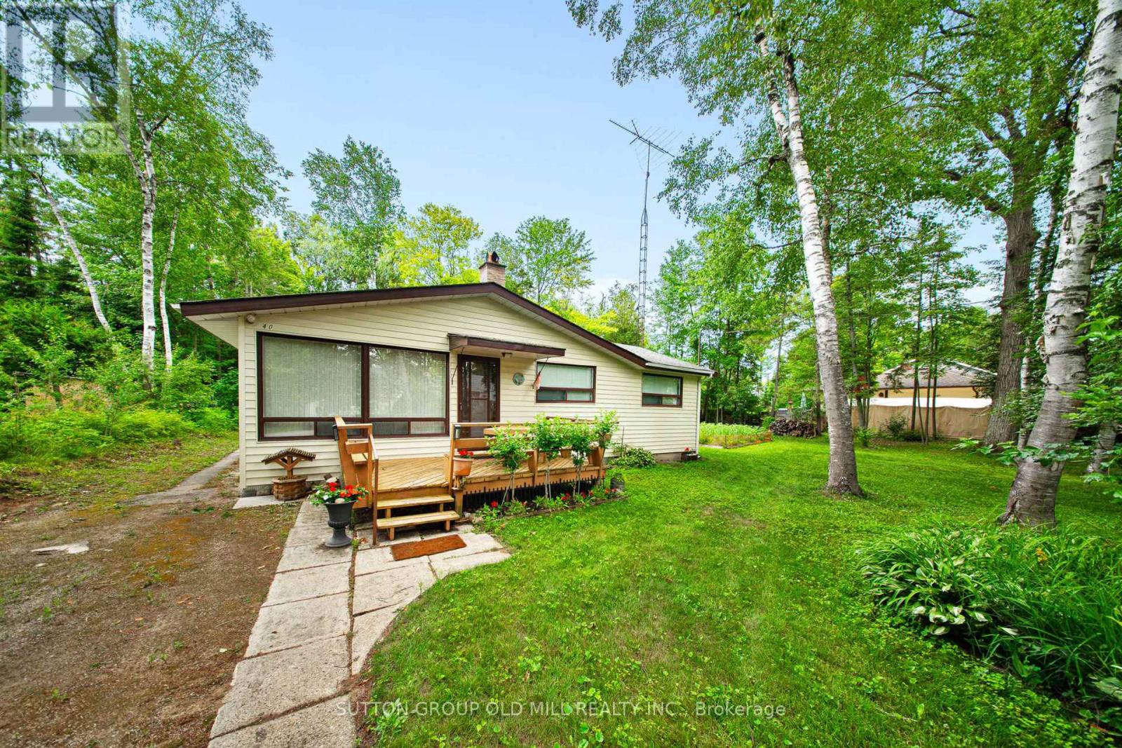 42 55th Street S, Wasaga Beach, Ontario  L9Z 1W9 - Photo 2 - S13016396