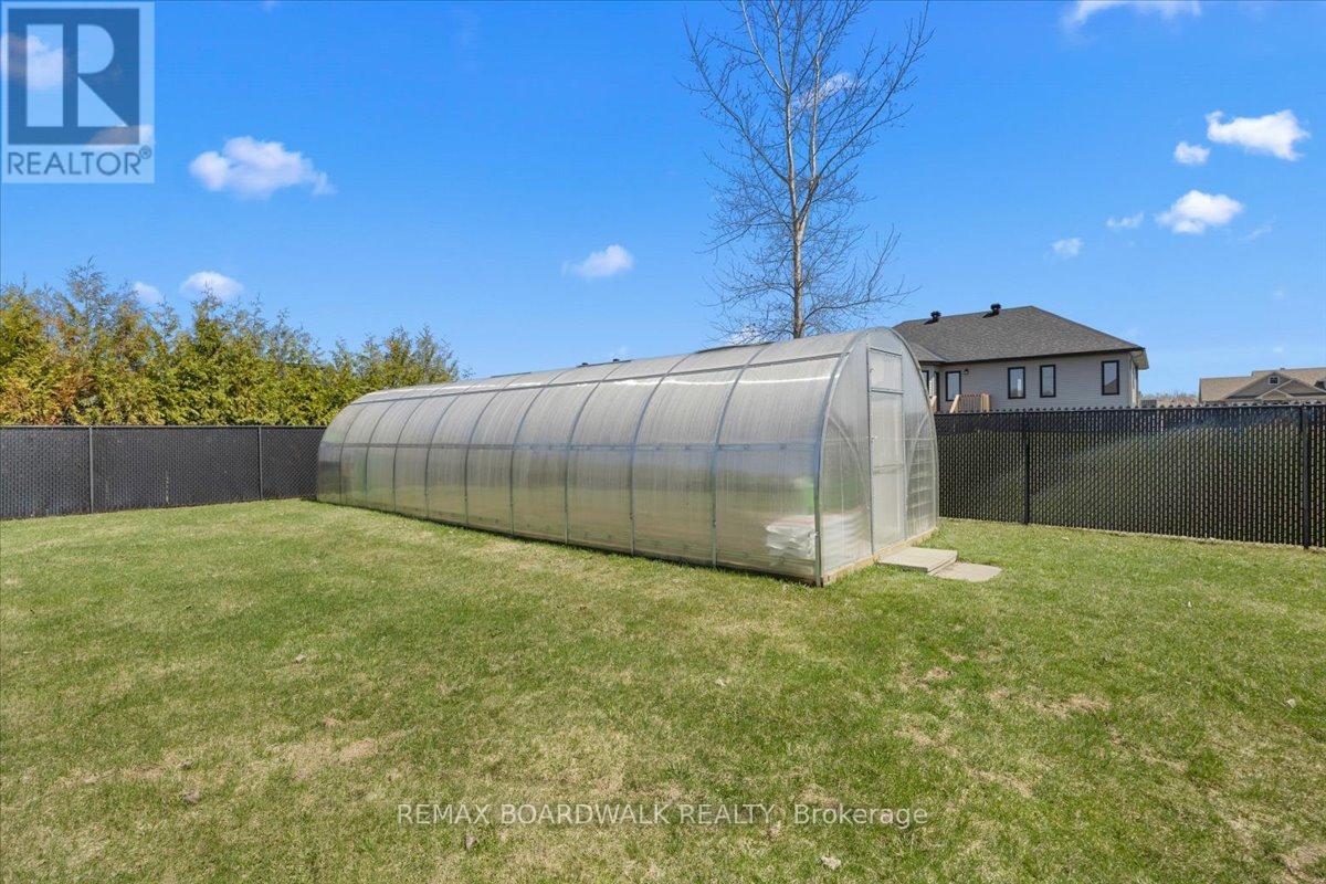3421 Summerbreeze Drive, Ottawa, Ontario  K0A 2W0 - Photo 41 - X12727318