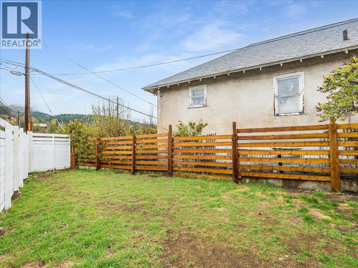 1706 Fourth Avenue, Trail, British Columbia  V1R 1S8 - Photo 7 - 10375475