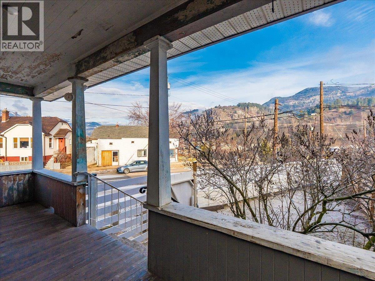 1706 Fourth Avenue, Trail, British Columbia  V1R 1S8 - Photo 13 - 10375475