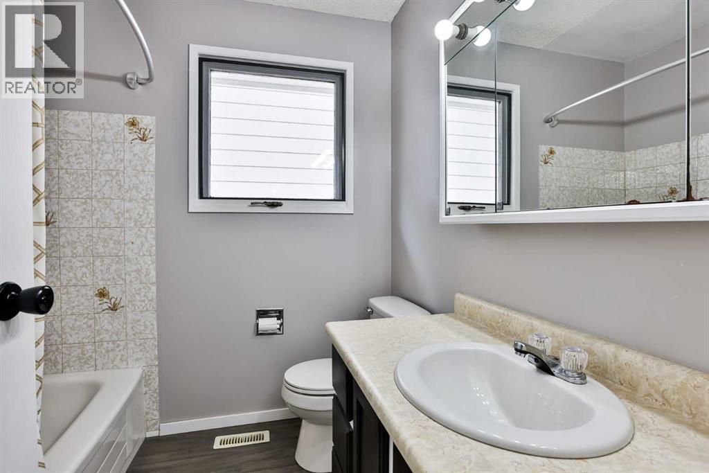 113 Cayuga Crescent W, Lethbridge, Alberta  T1H 6K5 - Photo 7 - A2302017