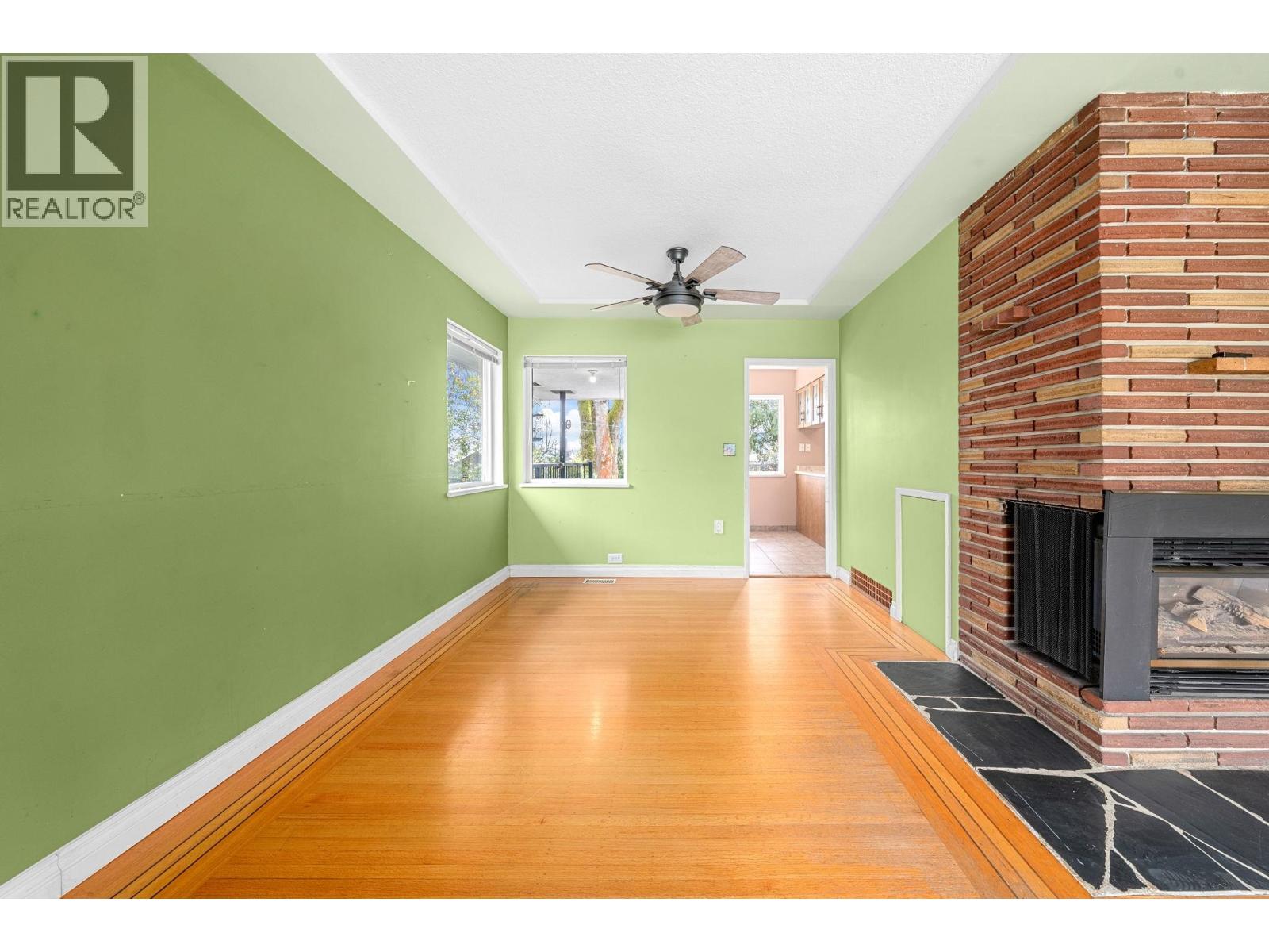 753 E 9th Street, North Vancouver, British Columbia  V7L 2C1 - Photo 12 - R3112746