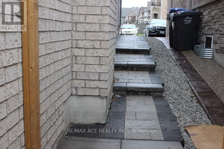 Bsmt - 19 Landview Road, Brampton, Ontario  L6P 4G4 - Photo 3 - W13016350