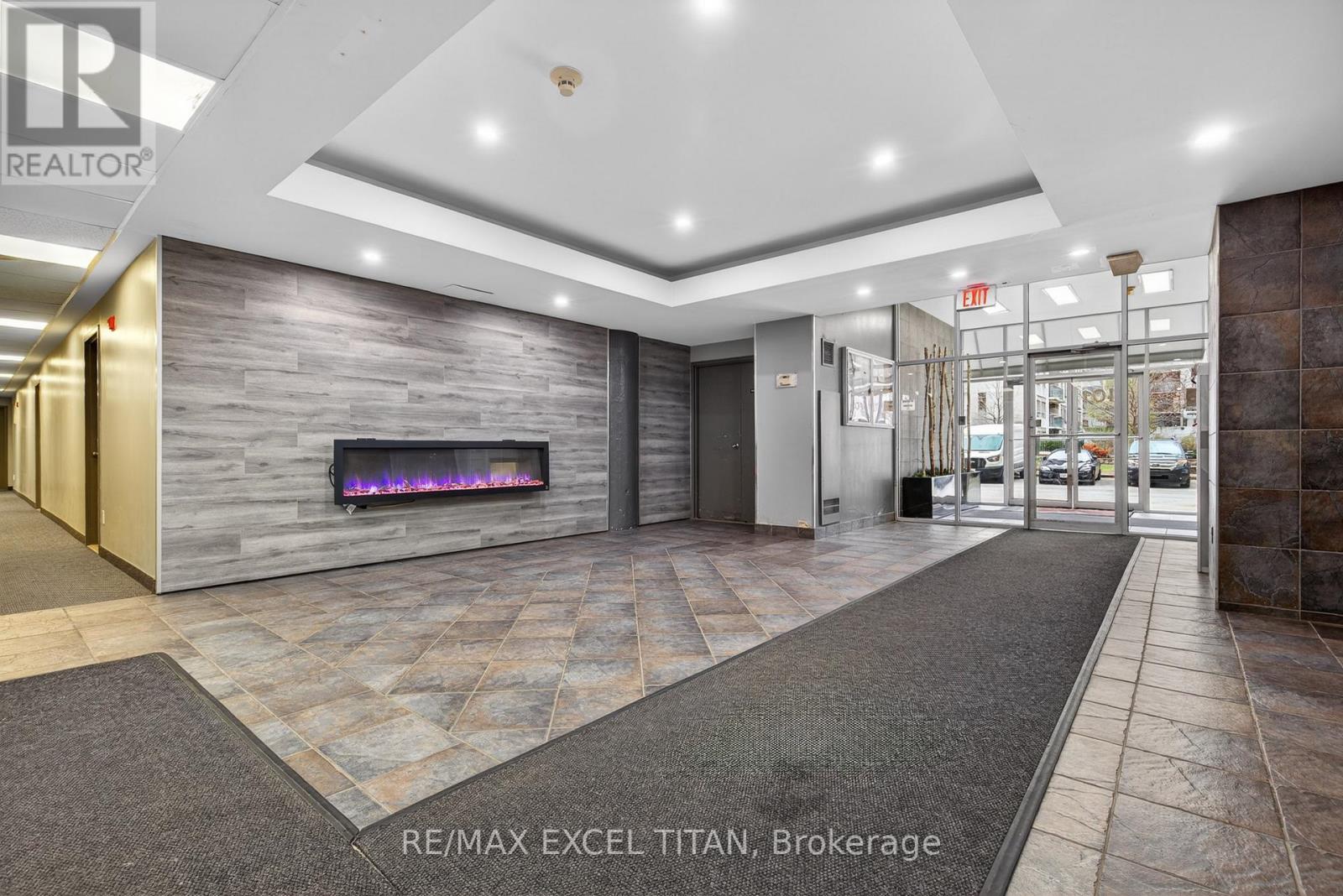 404 - 1401 Dupont Street, Toronto, Ontario  M6H 2B1 - Photo 3 - W13016368