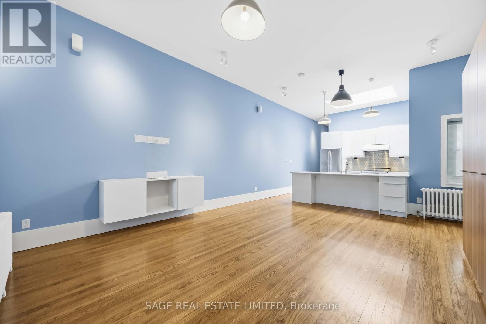 Upper - 251 High Park Avenue, Toronto, Ontario  M6P 2S5 - Photo 11 - W13016370