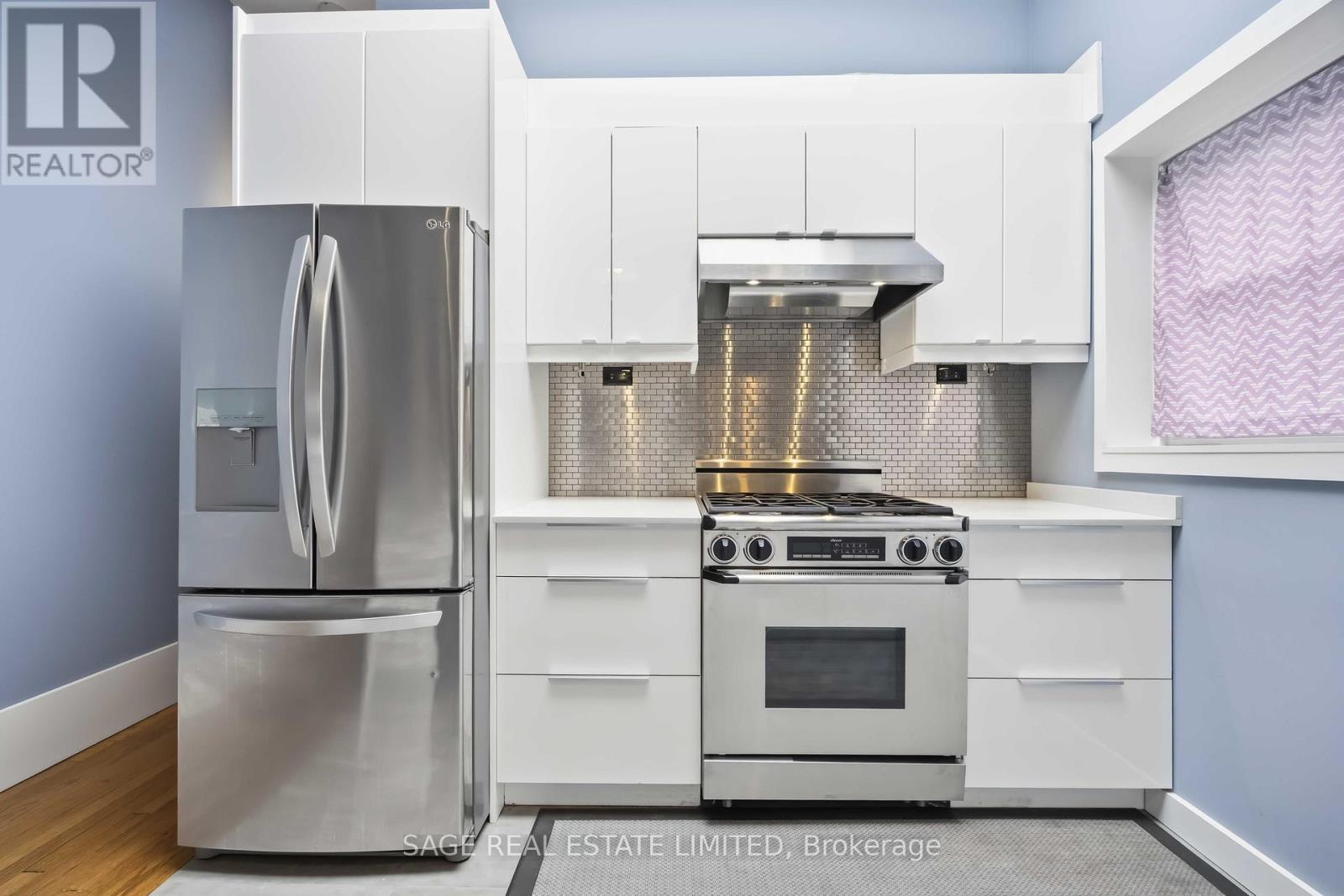 Upper - 251 High Park Avenue, Toronto, Ontario  M6P 2S5 - Photo 14 - W13016370