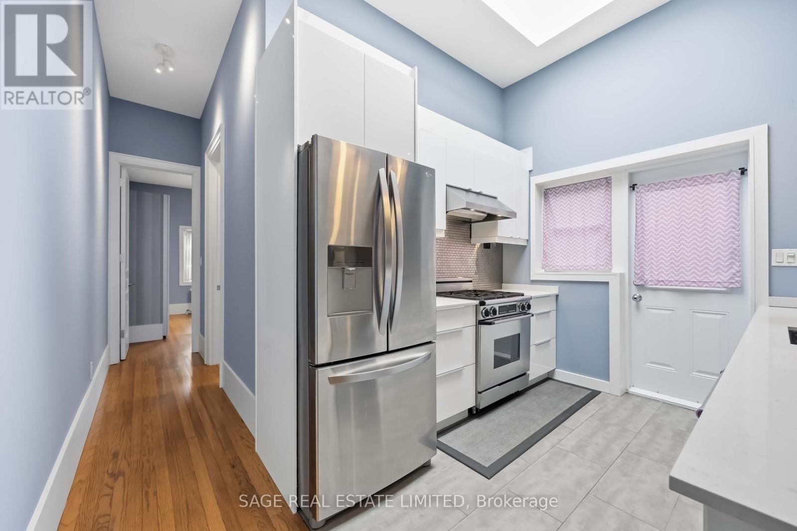 Upper - 251 High Park Avenue, Toronto, Ontario  M6P 2S5 - Photo 19 - W13016370