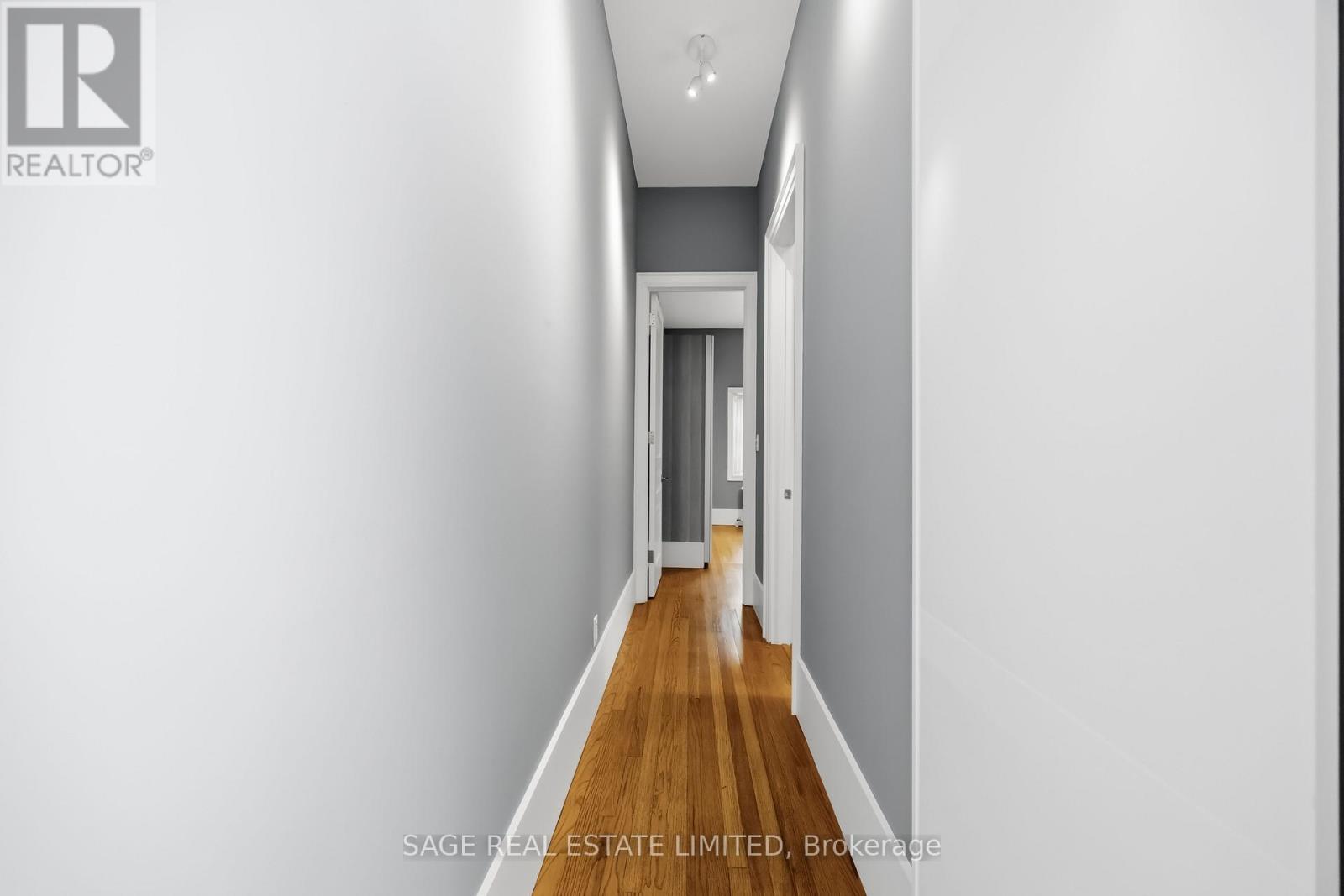 Upper - 251 High Park Avenue, Toronto, Ontario  M6P 2S5 - Photo 20 - W13016370