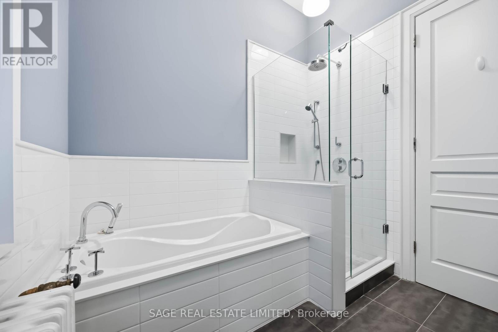 Upper - 251 High Park Avenue, Toronto, Ontario  M6P 2S5 - Photo 24 - W13016370