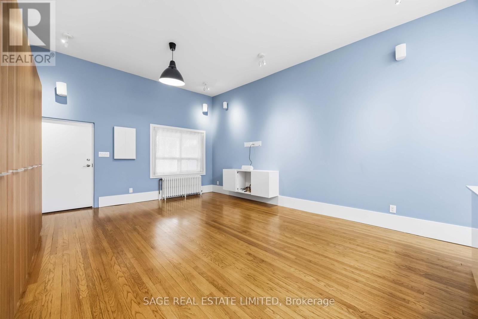 Upper - 251 High Park Avenue, Toronto, Ontario  M6P 2S5 - Photo 7 - W13016370