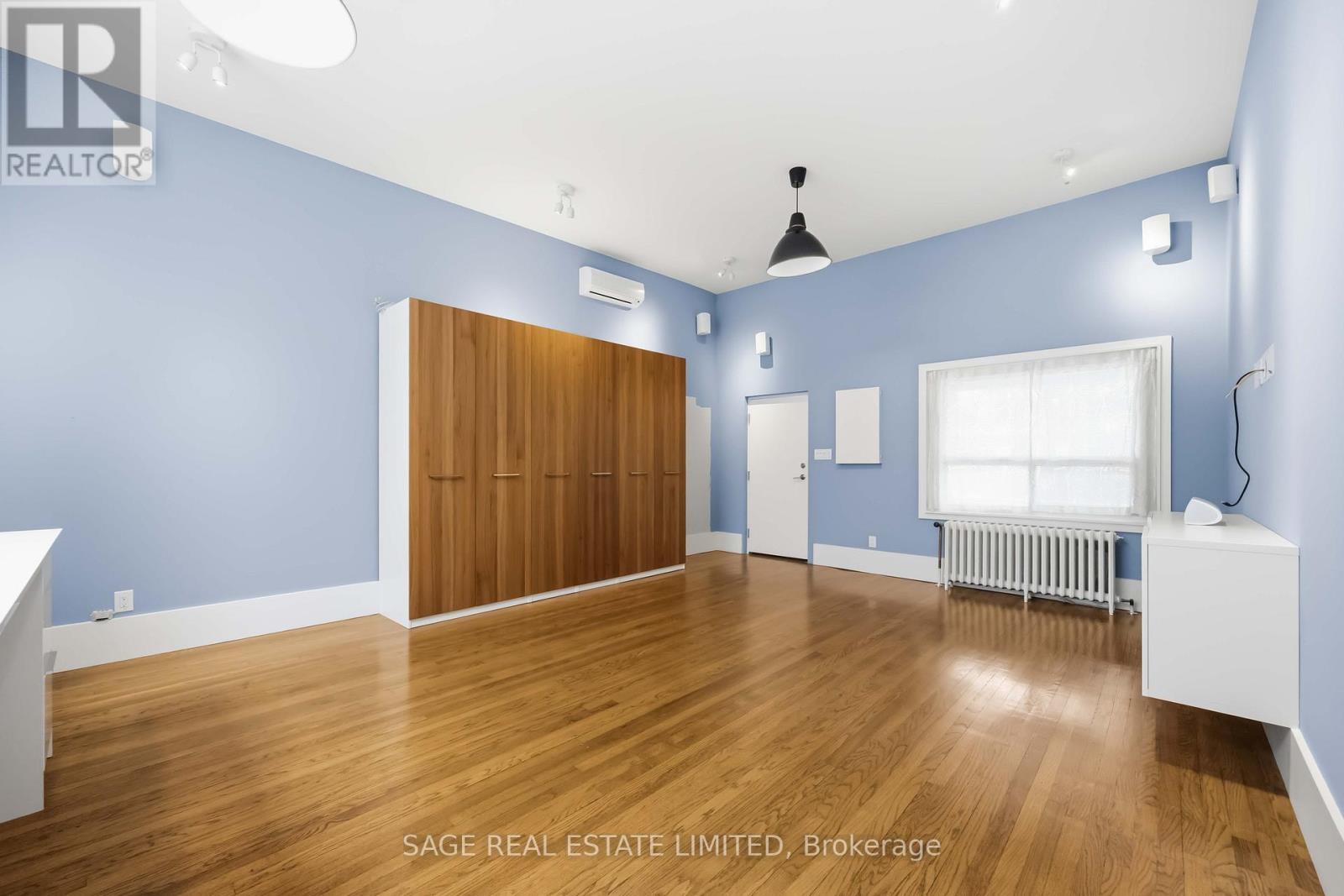 Upper - 251 High Park Avenue, Toronto, Ontario  M6P 2S5 - Photo 8 - W13016370